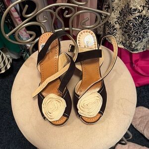 Kate Spade Black and Cream Sandals with Elegant Design